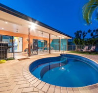 Seaside Hideaway - Hideaway Bay - Newcastle Accommodation