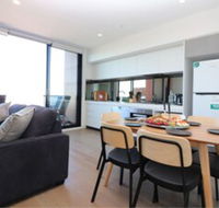 Queen of Northcote Views Rejuvenate Stays - New Castle Tourism