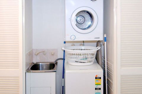 Cable Beach Apartments - Newcastle Accommodation 4