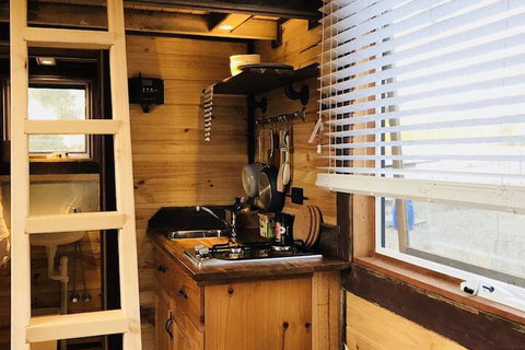 Altitude Tiny House Experience - New Castle Tourism 4