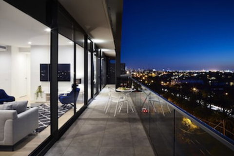 Essendon Escape - Newcastle Accommodation 0