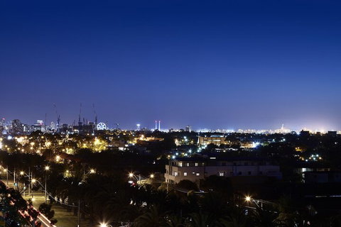 Essendon Escape - Newcastle Accommodation 4