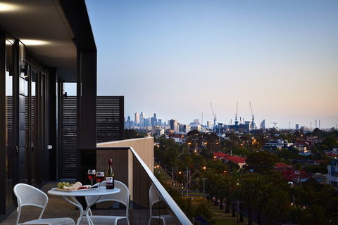 Essendon Escape - Newcastle Accommodation 5