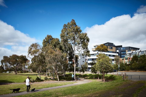 Essendon Escape - Newcastle Accommodation 6