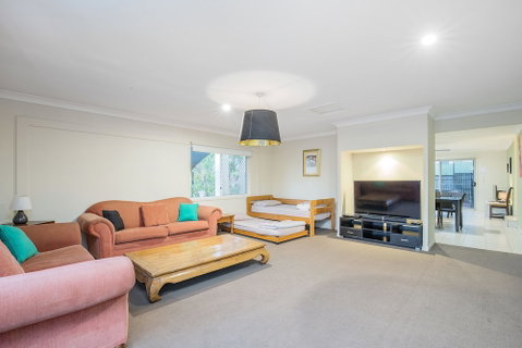 Anaheim Park Oasis - Newcastle Accommodation 4
