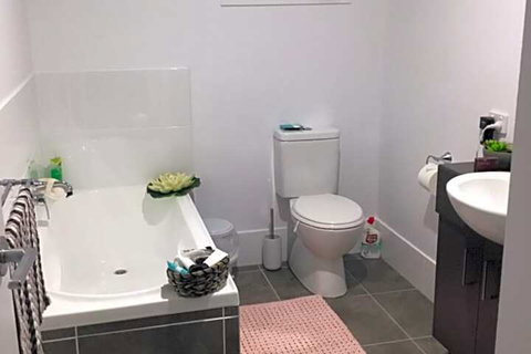 Yandina House - Newcastle Accommodation 0