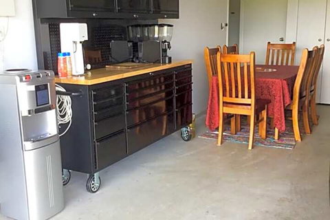 Yandina House - Newcastle Accommodation 1
