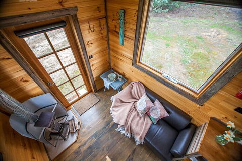 Double Oaks Tiny House - New Castle Tourism 1