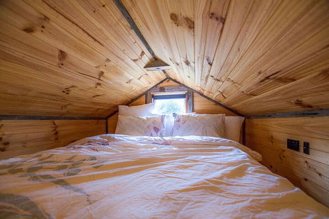 Double Oaks Tiny House - New Castle Tourism 7