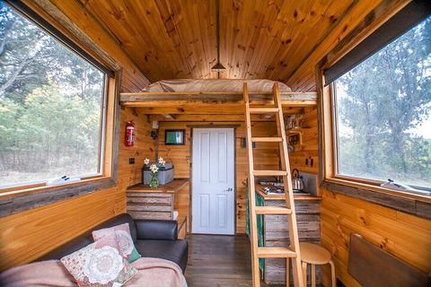 Double Oaks Tiny House - New Castle Tourism 4