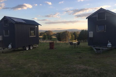 Double Oaks Tiny House - New Castle Tourism 0