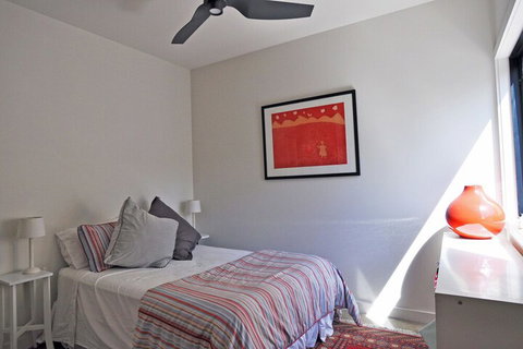 Armstrongs Close TO Beach - New Castle Tourism 2