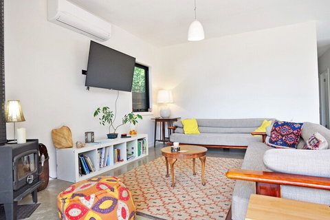 Armstrongs Close TO Beach - New Castle Tourism 6