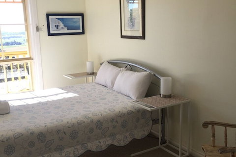 Angaston House - New Castle Tourism 7