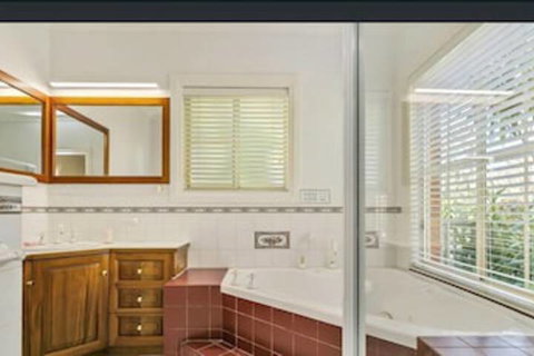 Angaston House - New Castle Tourism 1