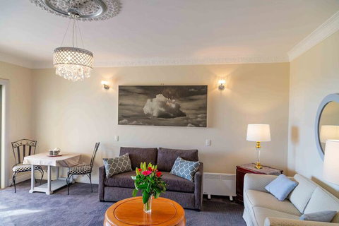 Angaston House - New Castle Tourism 6