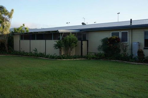 YAL Cairns A Motel That Makes A Difference - Newcastle Accommodation 1