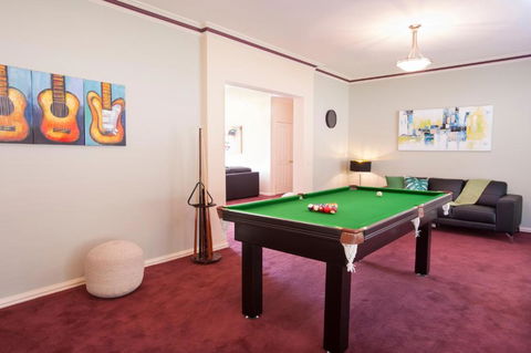 Emerald Lodge - New Castle Tourism 5