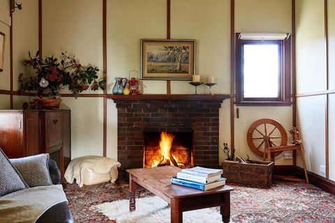 Tarndwarncoort Farmers Cottage - New Castle Tourism 7