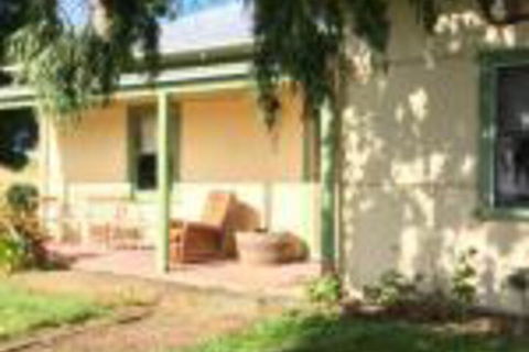 Tarndwarncoort Farmers Cottage - New Castle Tourism 0