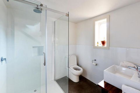 Tarndwarncoort Farmers Cottage - New Castle Tourism 4
