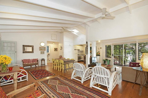 A SWEET ESCAPE Aluna - New Castle Tourism 5