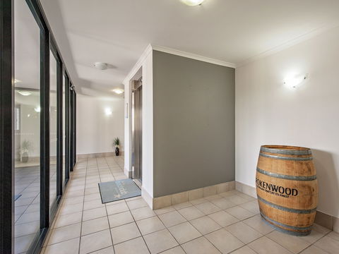 Shoal Bay Beachclub Apartments - New Castle Tourism 0