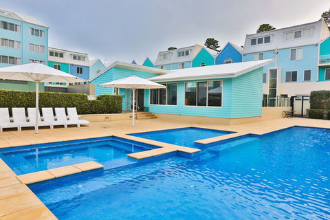 Lady Bay Resort - New Castle Tourism 5