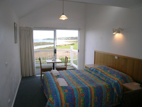 A Great Ocean View Motel - New Castle Tourism 6