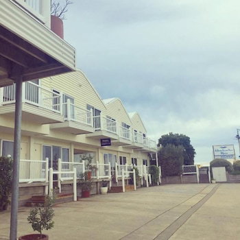 A Great Ocean View Motel - New Castle Tourism 0