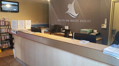 Nelson Bay Breeze Holiday Apartments - New Castle Tourism 4