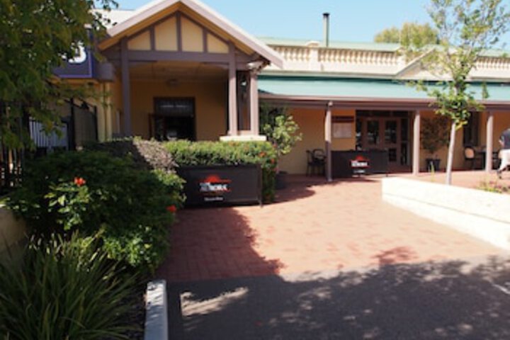 Arrowsmith WA Newcastle Accommodation