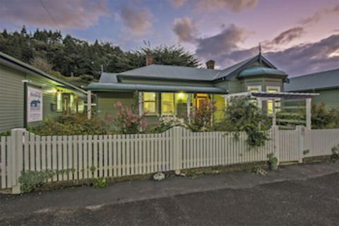 Mt Lyell Anchorage - New Castle Tourism 0