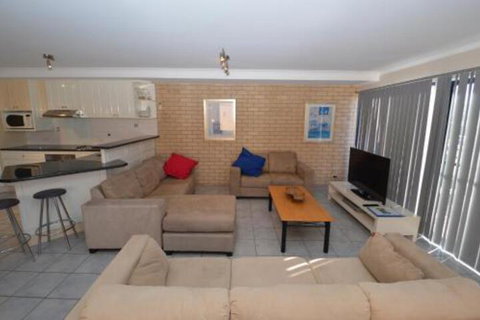 Aegean Blue - New Castle Tourism 6