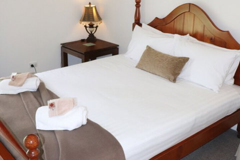 Mapleton Falls Farm House - Newcastle Accommodation 4