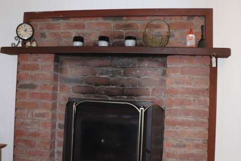 Mapleton Falls Farm House - Newcastle Accommodation 3