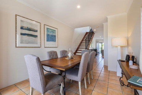 Wake Up To Ocean Views In Stylish Comfort - Newcastle Accommodation 2