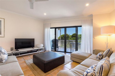 Wake Up To Ocean Views In Stylish Comfort - Newcastle Accommodation 5