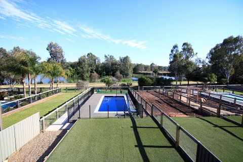 The Anchorage By The Lake - Newcastle Accommodation 2