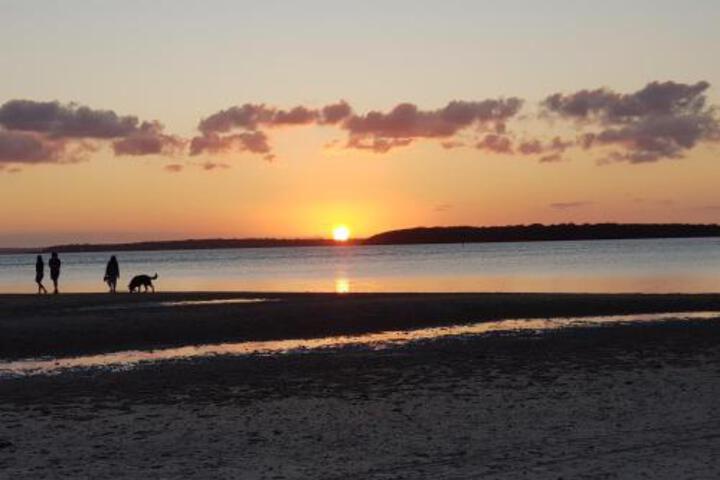 Dunwich QLD New Castle Tourism