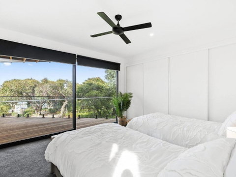 POINT BREAK NEW LISTING 2019 - Newcastle Accommodation 5