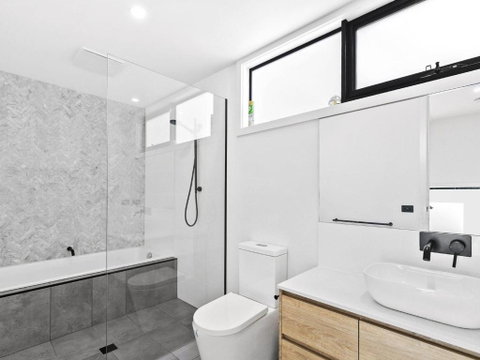 POINT BREAK NEW LISTING 2019 - Newcastle Accommodation 6