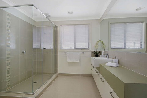 The Grand Holiday House - Newcastle Accommodation 7