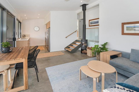 FortyTwo Mini - New Castle Tourism 3