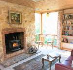 Adelaide Hills Camellia Cottage WiFi