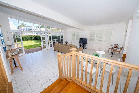 A Foreshore Salamander Bay - Newcastle Accommodation 1