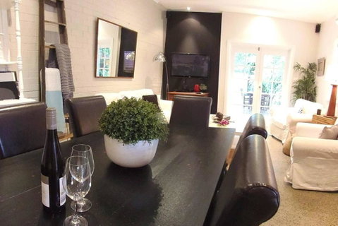 YSG The Edward Townhouses 155 & 157 Steps To Town - Newcastle Accommodation 2