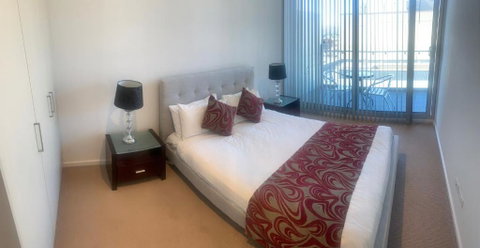 RNR Light Square - Newcastle Accommodation 2