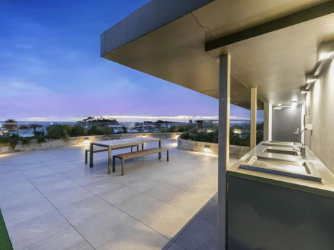 SEA TEMPLE MORNINGTON - Newcastle Accommodation 6