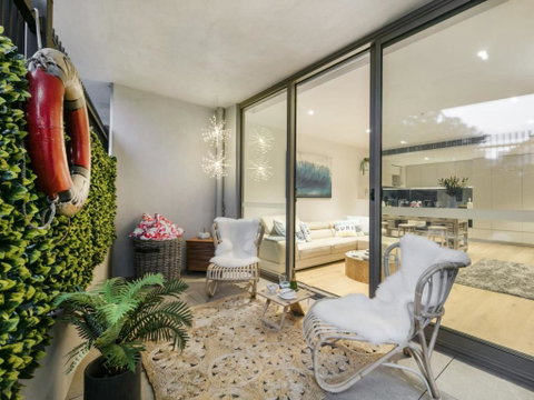 SEA TEMPLE MORNINGTON - Newcastle Accommodation 2